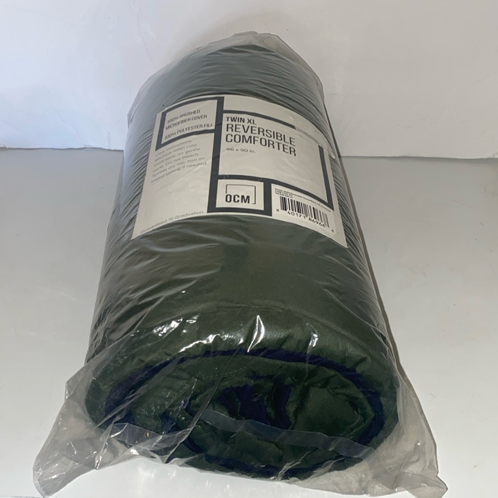 OCM Twin XL Reversible Comforter 66" X 90"